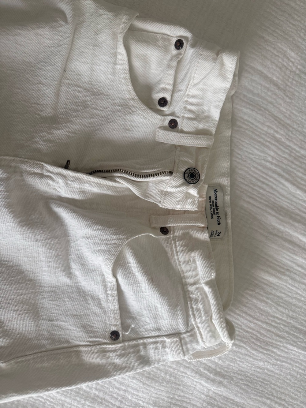 Abercrombie & Fitch White Straight-Leg Women's Jeans - Picture 2 of 4